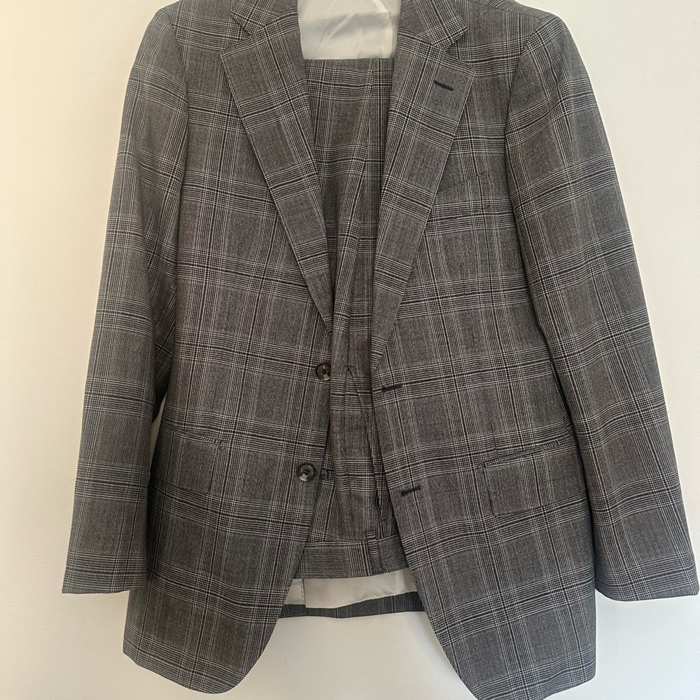 Suitsupply suit size 38R